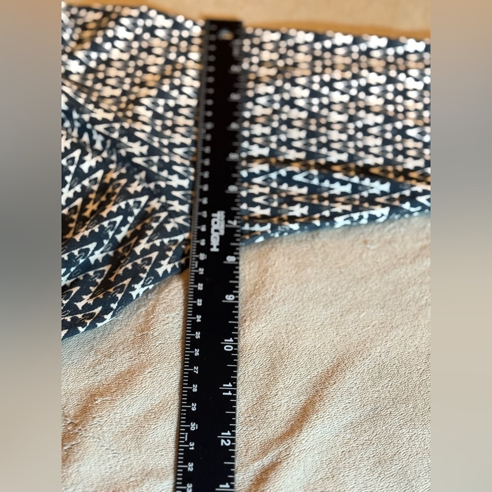 L.L. Bean Navy White Supima Cotton Patterned VNeck 3/4 sleeve Top, 1X 2 for $30 - Picture 9 of 9